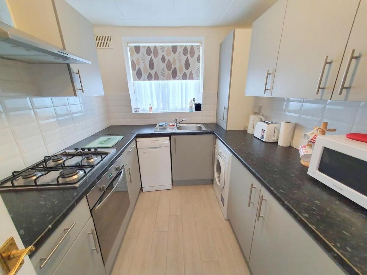 Wentworth Apartment With 2 Bedrooms, Superfast Wi-Fi And Parking Sittingbourne Exterior foto